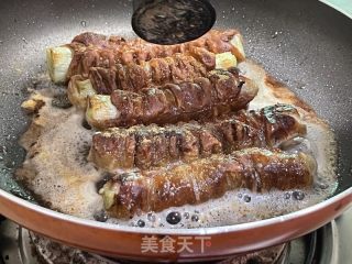 肥肠卷大葱的做法步骤：9