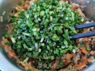 粉条鸡蛋韭菜馅饼的做法步骤：6