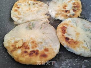 粉条鸡蛋韭菜馅饼的做法步骤：9