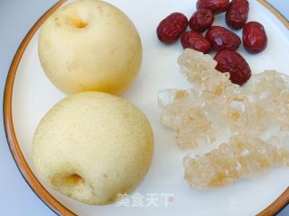 百合雪梨银耳羹的做法步骤：2