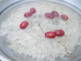 百合雪梨银耳羹的做法步骤：6