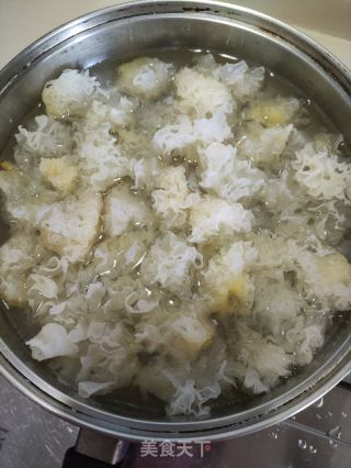 百合炖银耳的做法步骤：4