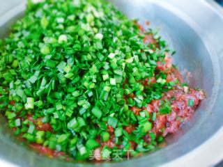 韭菜牛肉馅水饺的做法步骤：4