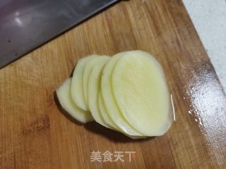 酸辣土豆丝的做法步骤：1