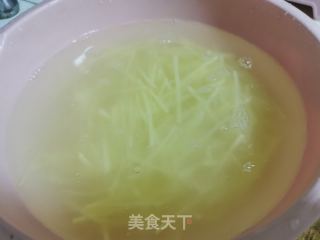 酸辣土豆丝的做法步骤：3