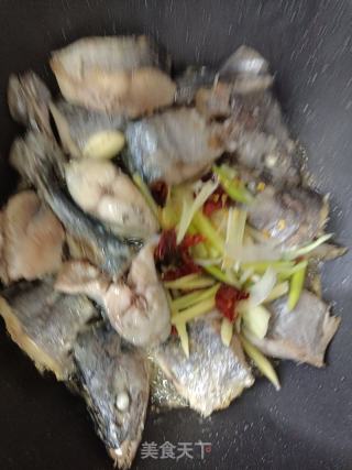 甜辣酱烧鲅鱼的做法步骤：7