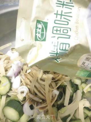 凉拌豆腐皮的做法步骤：3
