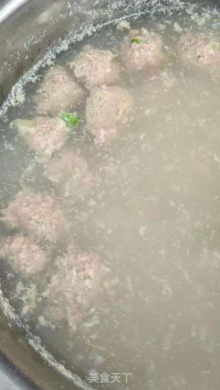 鲜掉眉毛的清水丸子汤的做法步骤：4