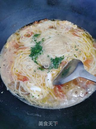 番茄鸡蛋瘦肉面的做法步骤：10