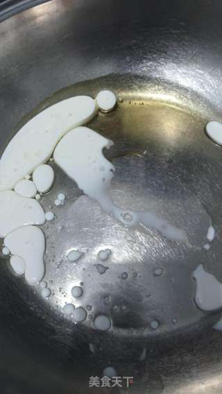 六寸戚风蛋糕的做法步骤：1