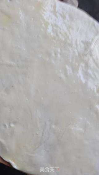 老妈牌葱花油饼的做法步骤：2