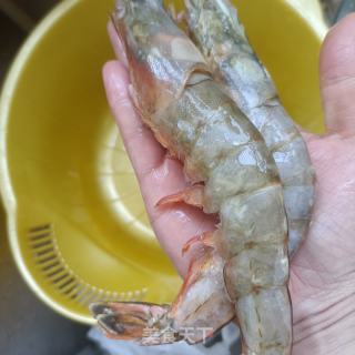 鲜虾拌绿豆芽的做法步骤：1