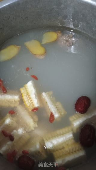 脊骨玉米汤的做法步骤：4