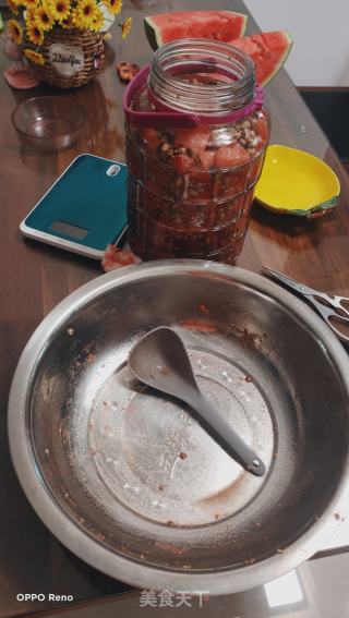 辣椒炒西瓜酱豆的做法步骤：2