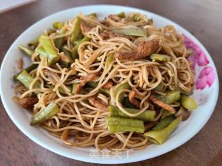 豇豆莴笋干肉丝卤面的做法