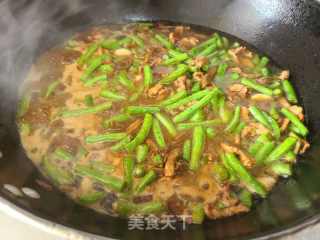 豇豆莴笋干肉丝卤面的做法步骤：8