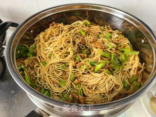 豇豆莴笋干肉丝卤面的做法步骤：14