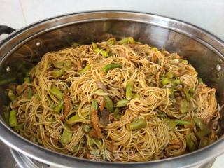 豇豆莴笋干肉丝卤面的做法步骤：15