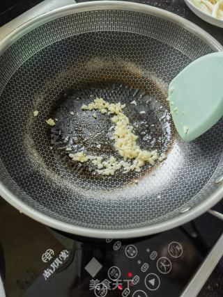 清炒海鲜菇的做法步骤：4