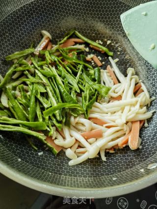 清炒海鲜菇的做法步骤：7