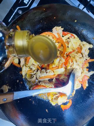 甜椒子姜炒肉的做法步骤：10