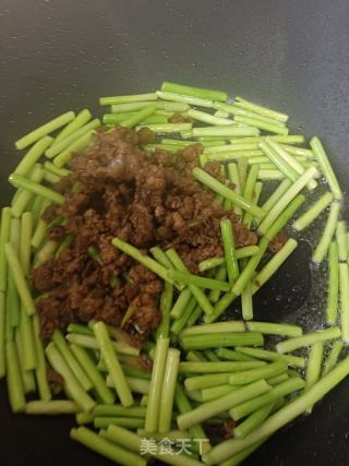 肉沫炒蒜苔的做法步骤：4
