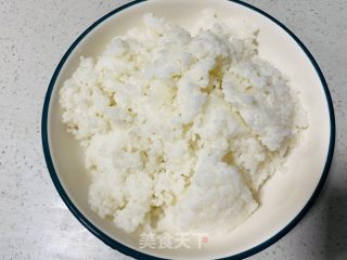 蛋炒饭的做法步骤：2