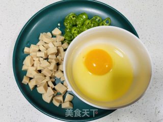 蛋炒饭的做法步骤：6