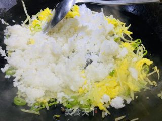 蛋炒饭的做法步骤：12