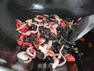 洋葱木耳炒红色莙荙菜的做法步骤：7