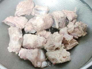 酱香排骨的做法步骤：3