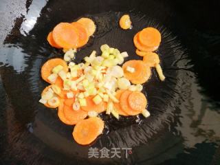 黄瓜炒口蘑的做法步骤：4