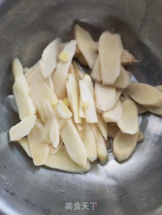 子姜炒蟹的做法步骤：2