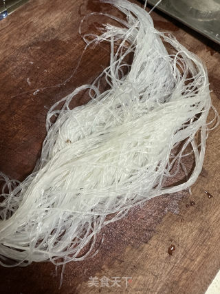 木耳粉丝包的做法步骤：2