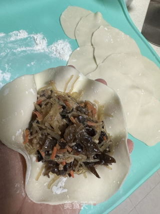 木耳粉丝包的做法步骤：6