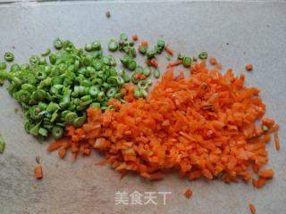 茄子鸡蛋饼的做法步骤：2