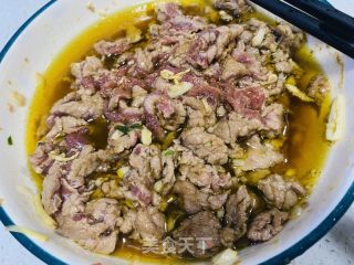 芹菜炒牛肉的做法步骤：7