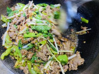 芹菜炒牛肉的做法步骤：14