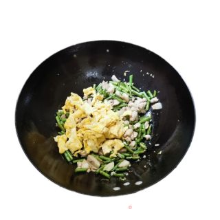 鸡蛋肉丁炒豇豆的做法步骤：4