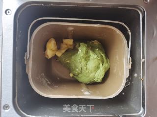 抹茶炼乳吐司（面包机版）的做法步骤：3