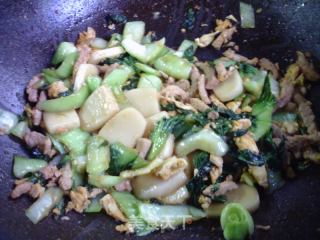 鸡蛋瘦肉青菜炒年糕的做法步骤：13