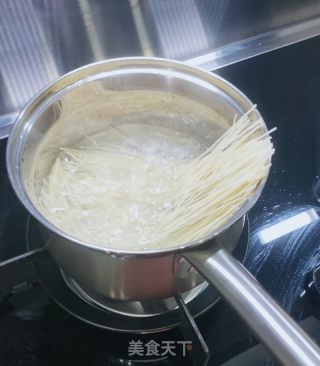 排骨生菜汤面的做法步骤：3
