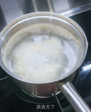 排骨生菜汤面的做法步骤：4