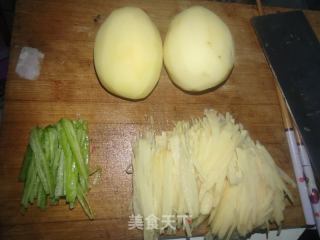 青炒土豆丝的做法步骤：2