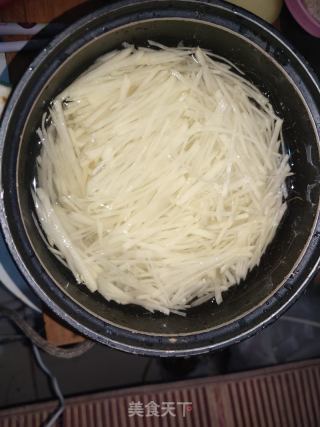 青炒土豆丝的做法步骤：4