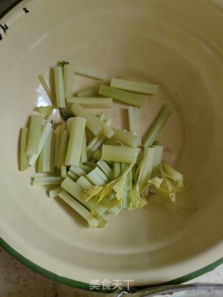 香辣鸡杂粉条的做法步骤：2