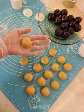 月饼的做法步骤：2