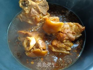 阿胶酱焖肉的做法步骤：8
