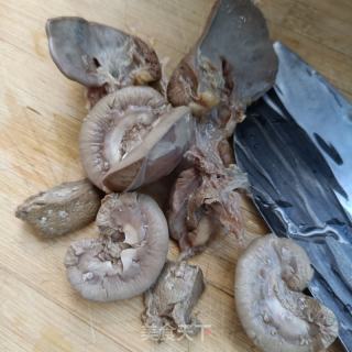 洋葱炒羊腰子的做法步骤：1