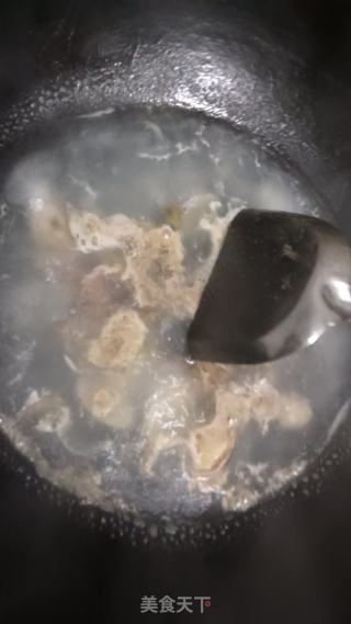 鲜掉眉毛的海鲜面的做法步骤：3